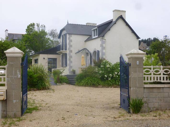 Location de vacances pour 7 personnes, avec vue et balcon dans Le Diben