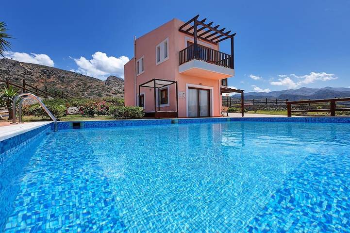 Location de vacances pour 6 personnes, avec Balcon ainsi que Terrasse et Jardin dans Milatos Beach