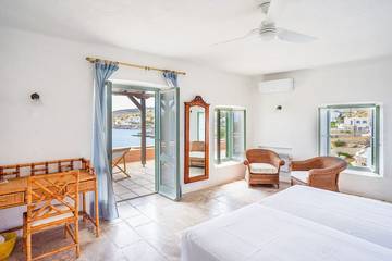 Villa for 12 People in Syros, Cyclades, Photo 1