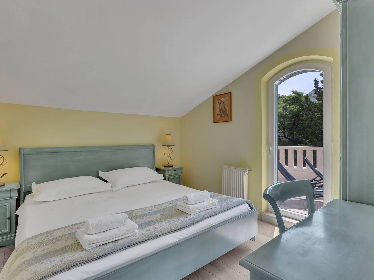 Ganze Wohnung, Villa Margitta mit Pool, Tennisplatz und Meerblick in Drašnice, Makarska Riviera