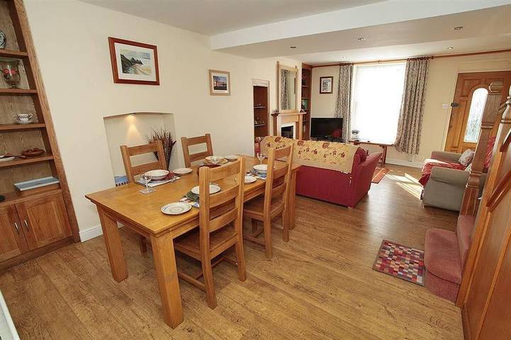 Cottage for 4 people, with garden, with pets in Mumbles