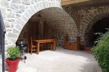 Gîte pour 4 personnes, avec terrasse et jardin à Saint-Alban-Auriolles