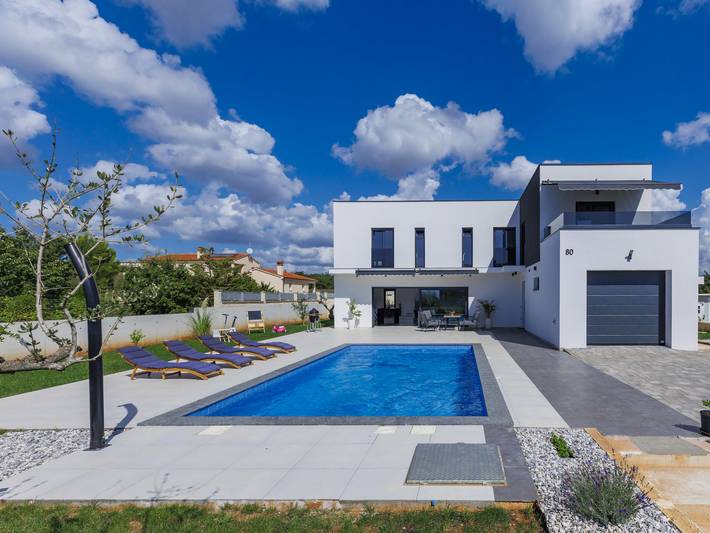 Location de vacances pour 6 personnes, avec piscine et jardin à Vodnjan