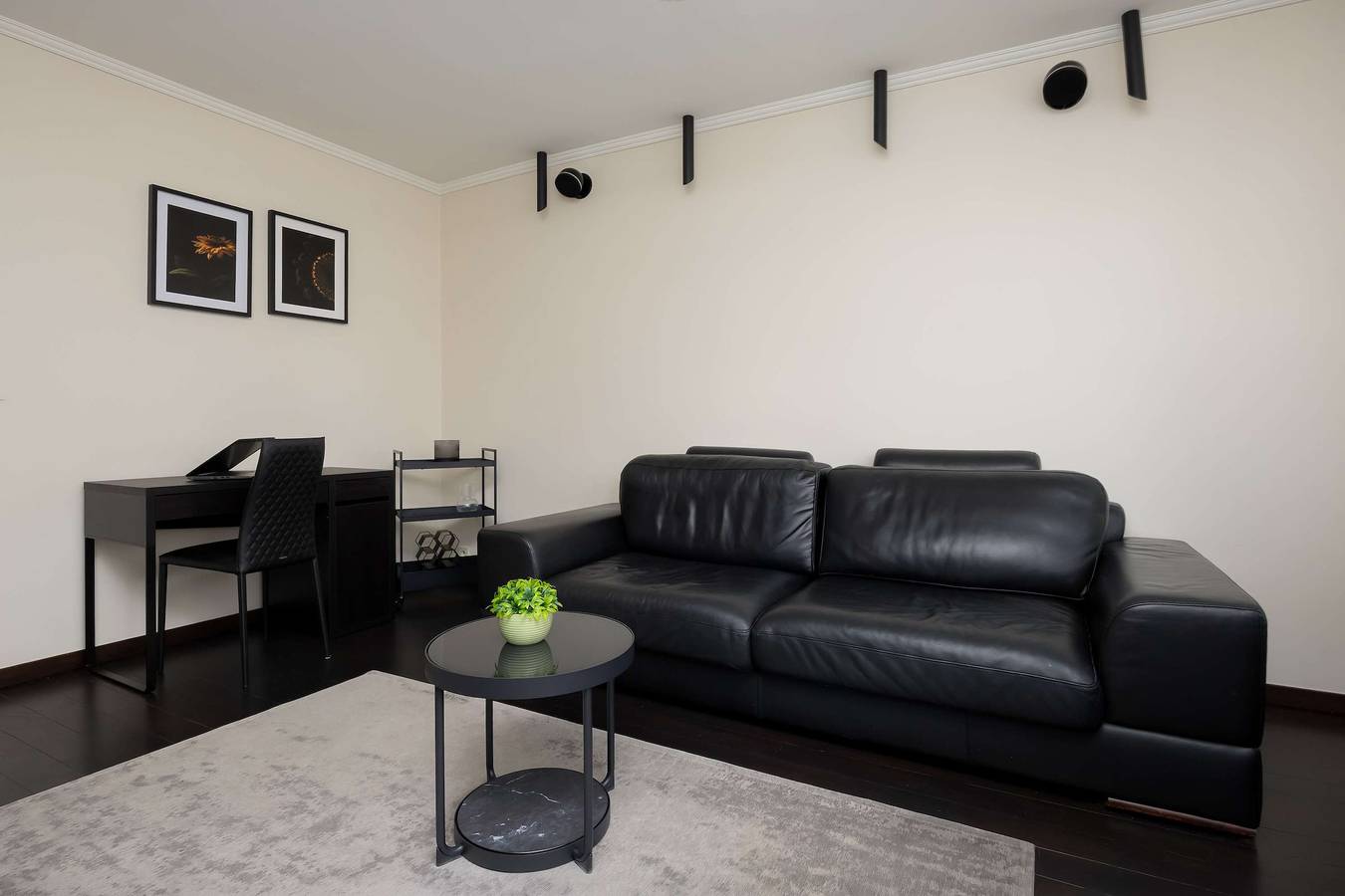 Apartamento entero, Cozy Apartment | Balcony and Workspace in Varsovia Śródmieście, Varsovia