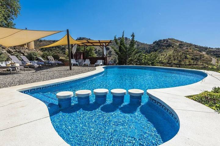 Finca für 4 Personen, mit Pool und Whirlpool sowie Garten in Álora