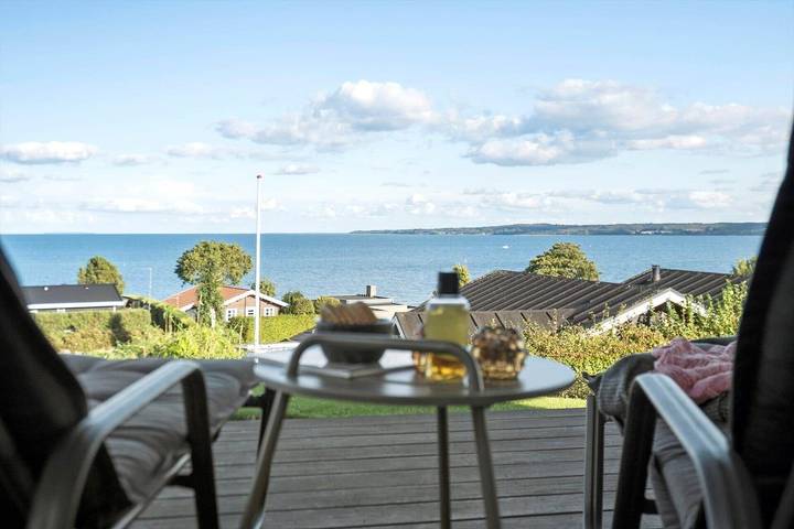 Ferienhaus für 4 Personen, mit Balkon und Terrasse sowie Garten in Mørkholt