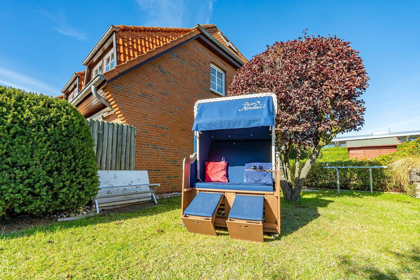 Ganze Wohnung, 3-Zimmer-Ferienwohnung für bis zu 4 Personen mit Garten und Terrasse. in Tinnum, Sylt (Gemeinde)