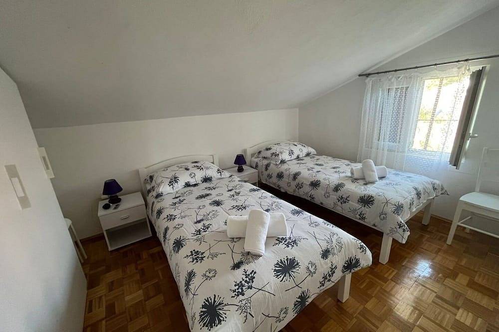 Ganze Wohnung, Ferienwohnung Željko - Maslinica in Maslinica, Solta