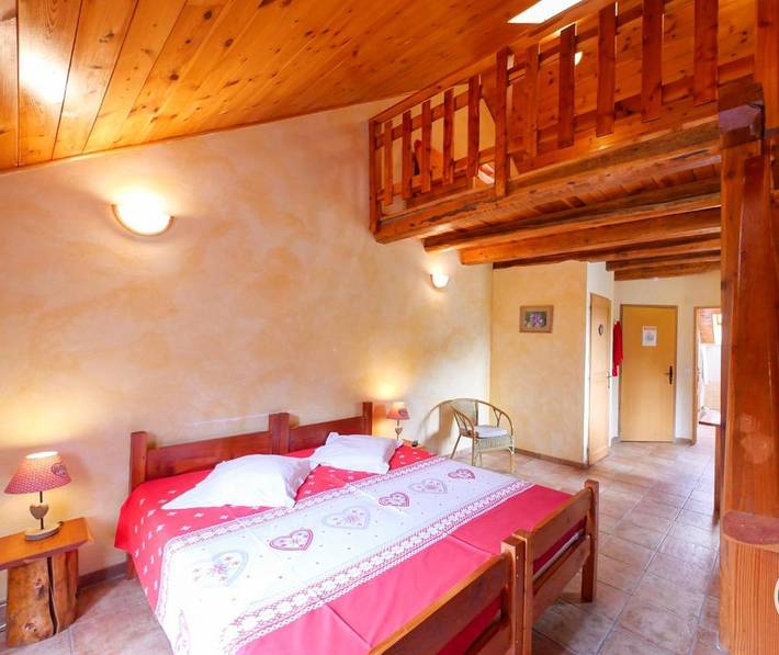 Location de vacances pour 4 personnes, avec jardin ainsi que vue et terrasse à Saint-Jean-Saint-Nicolas - 2