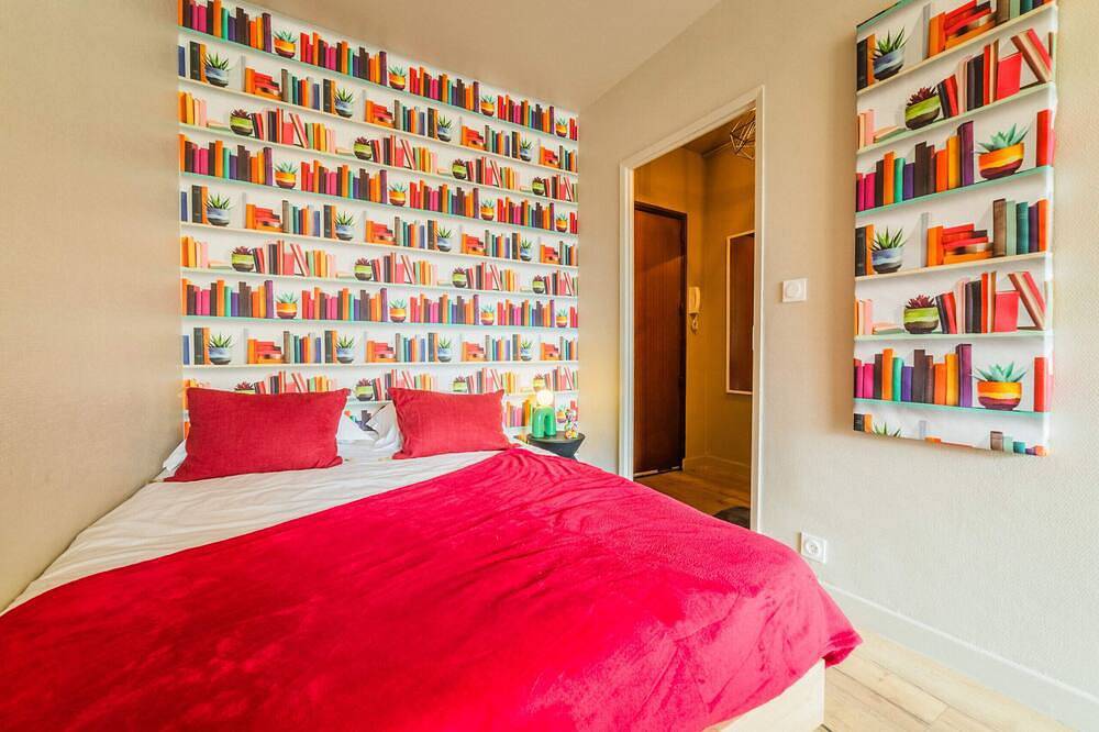 Entire apartment, L'Icone De La Guierle in Brive-la-Gaillarde, Brive-la-Gaillarde region