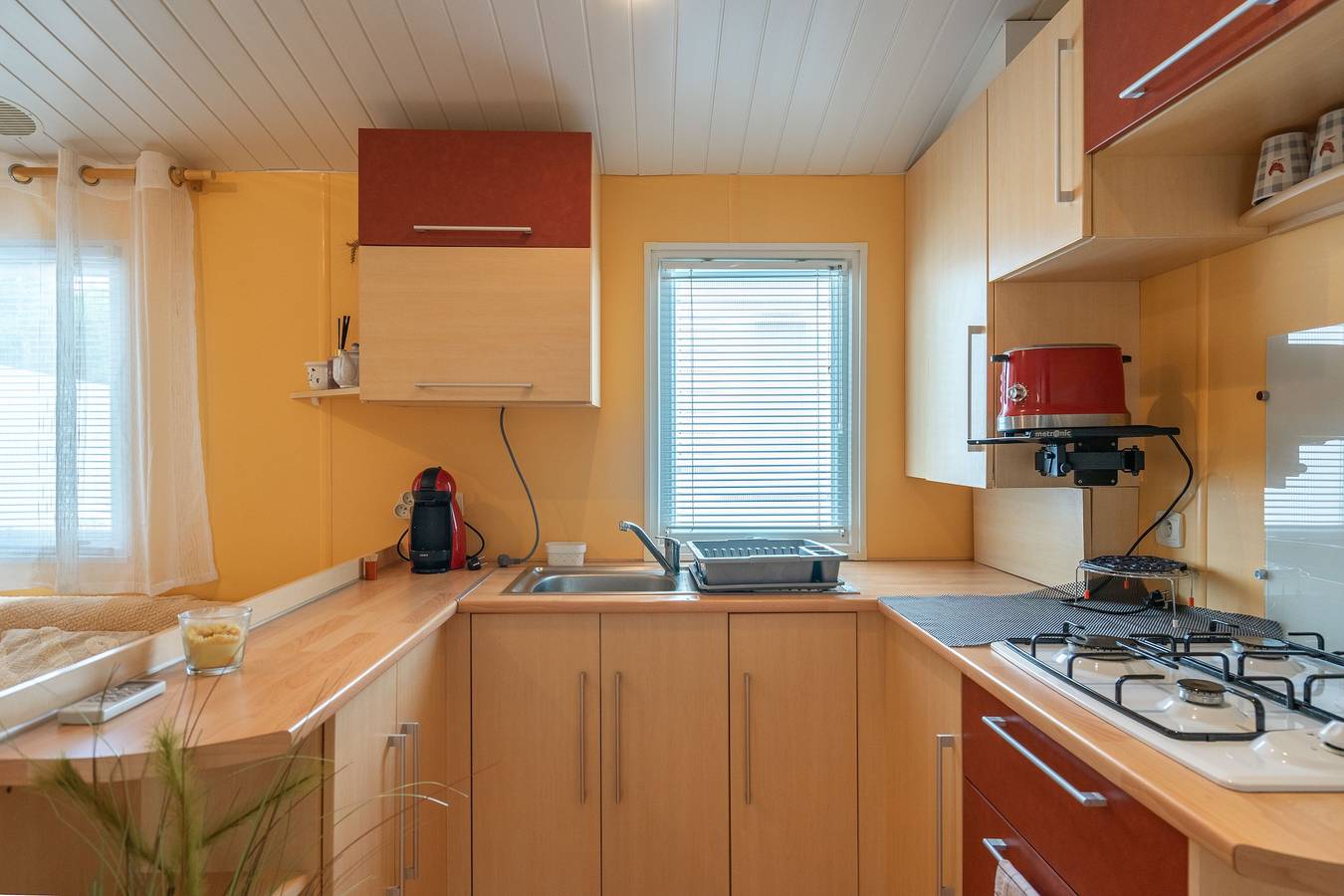 Mobile Home 'Mh 61 La Tremblade' with Shared Pool, Private Terrace and Air Conditioning in La Tremblade, Côte de Beauté