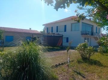 Gîte pour 5 personnes, avec jardin à Le Château-d'Oléron