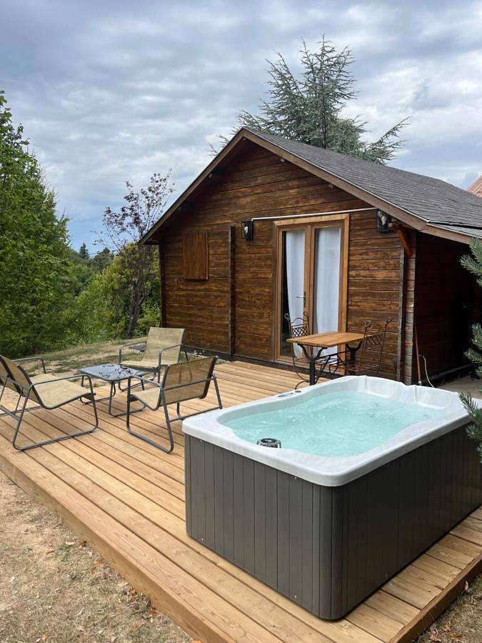 Gîte pour 2 personnes, avec Balcon et Jacuzzi ainsi que Terrasse et Jardin à Lucéram