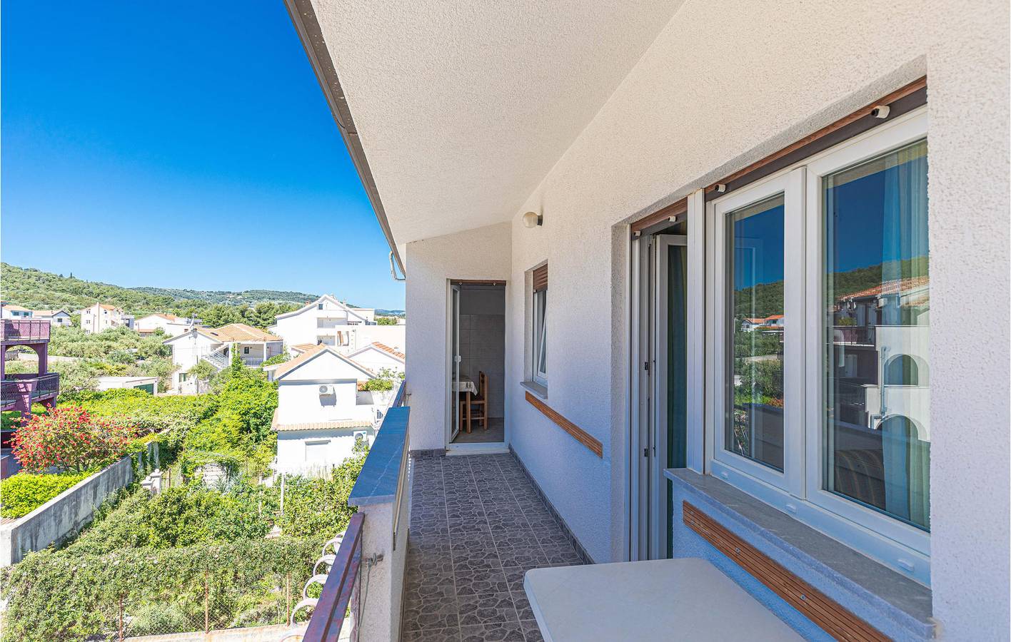 Ganze Ferienwohnung, Gemütliche Ferienwohnung mit Terrasse, WLAN und Parkplatz – 700 m vom Strand entfernt in Slatine, Ciovo