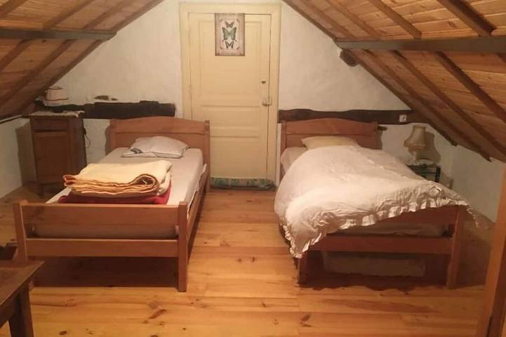 Location de vacances pour 5 personnes, avec jardin à Quins - 4