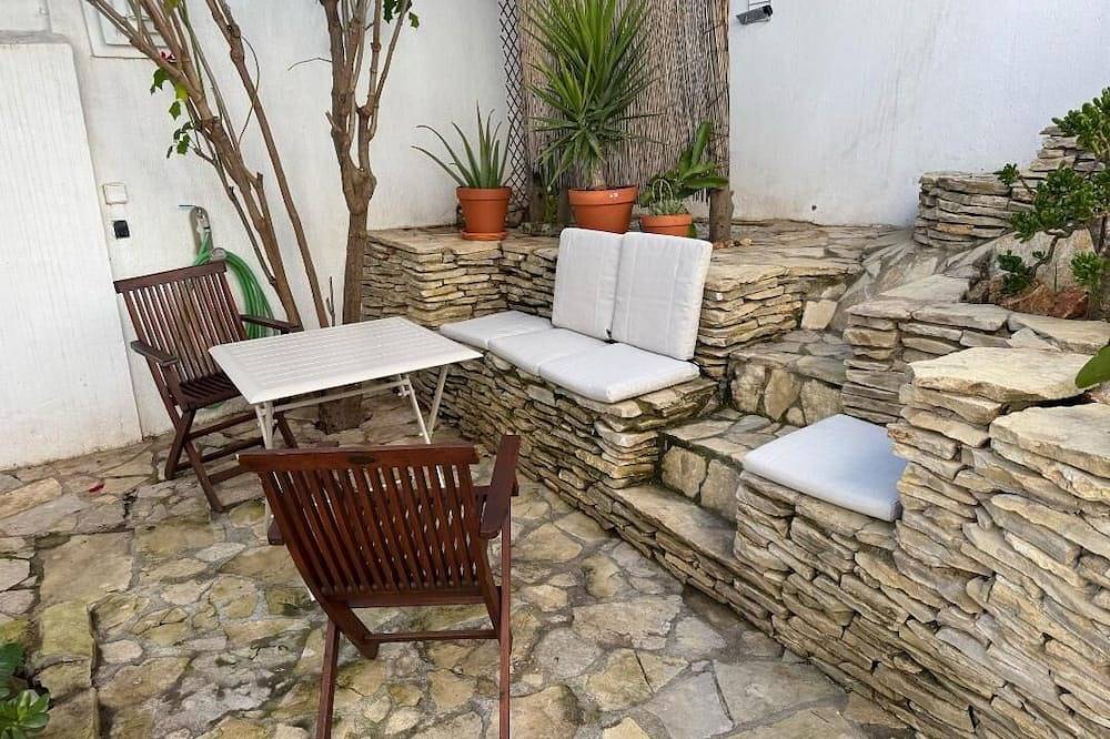 Casa do Sol, wonderful Portuguese townhouse in the center of Silves. in Silves, Faro Distrikt