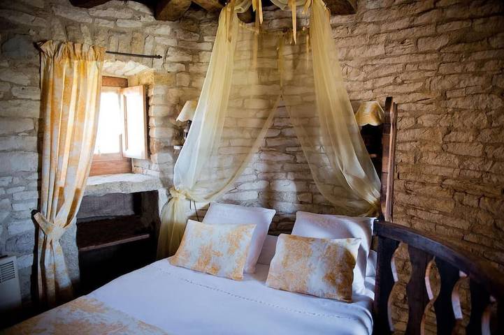 Location de vacances pour 2 personnes, avec jardin et piscine à Alvignac - 2