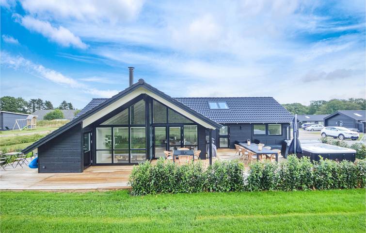 Ferienhaus für 10 Personen, mit Garten und Terrasse sowie Sauna in Kelstrup Strand