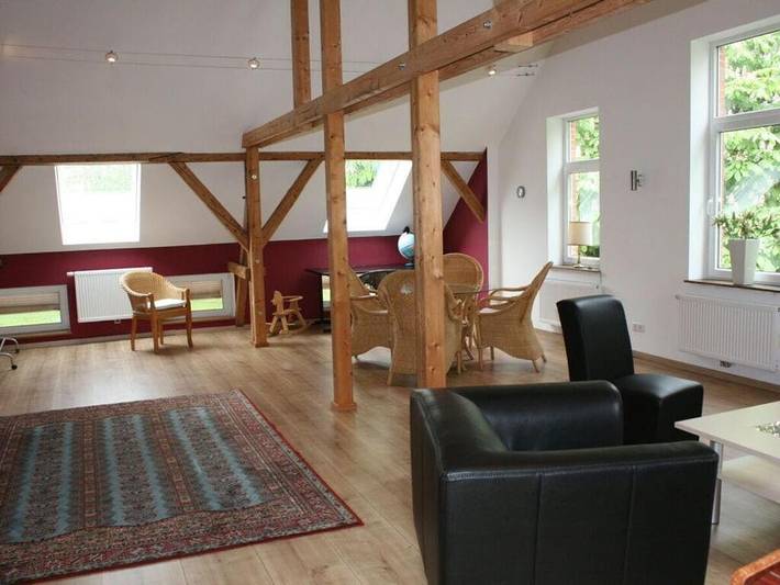 Ferienhaus für 8 Personen, mit Terrasse und Sauna in Ihlow