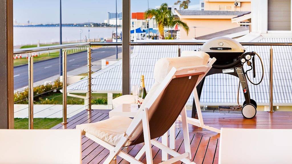 Ganze Wohnung, Seemöwe - Absolute Beachfront Holiday Retreat in Perth, Western Australia