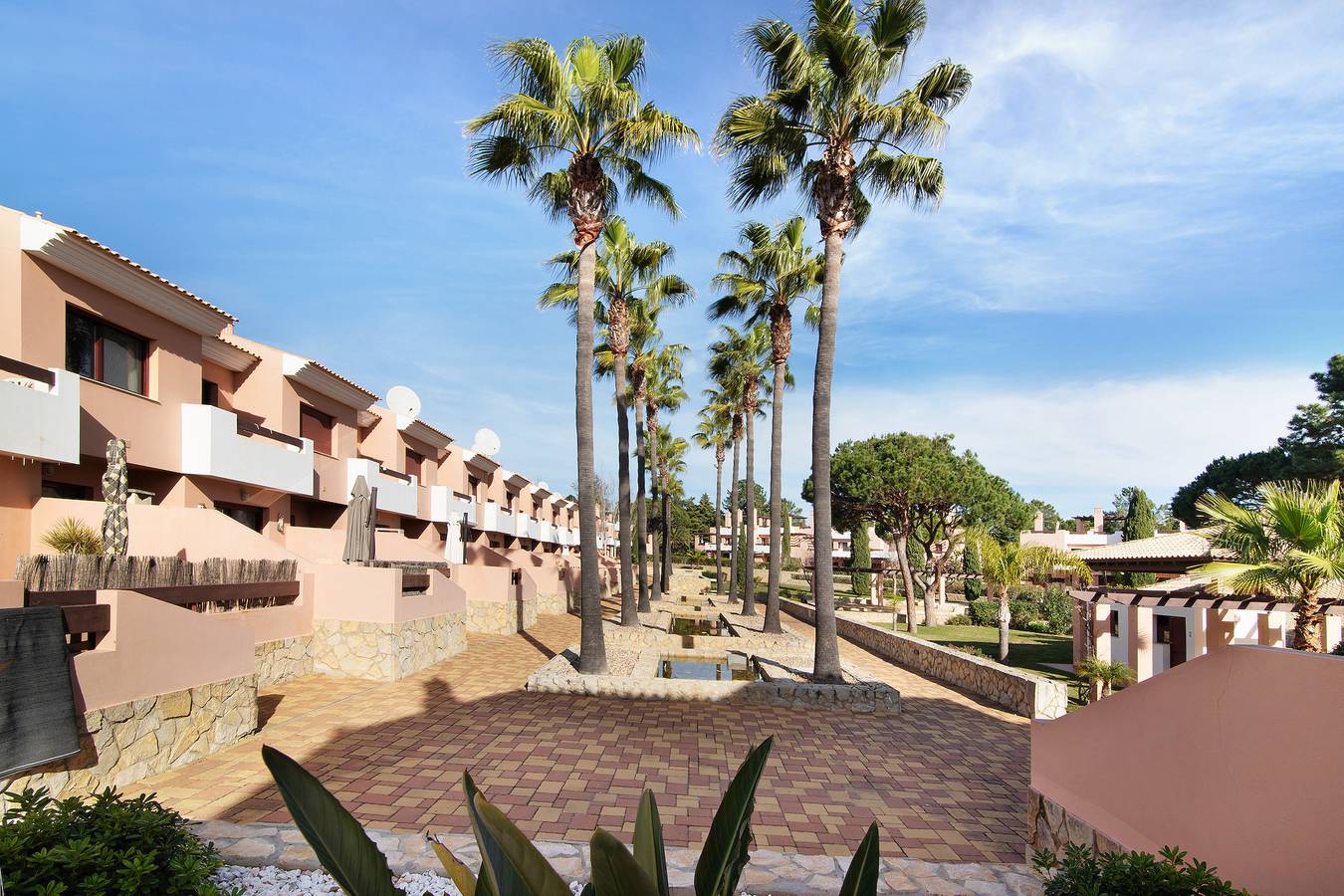 Casa de vacaciones 'Golf Vila Sol - Algarve Paraíso' con piscina compartida y aire acondicionado in Quarteira, Distrito de Faro