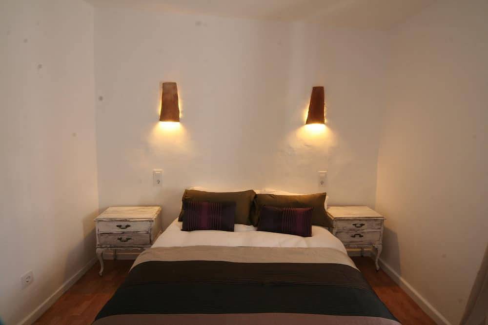 Entire apartment, Cosy Quiet Hideaway with Private Terrace, perfect location old town Tarifa in Playa de Los Lances, Tarifa