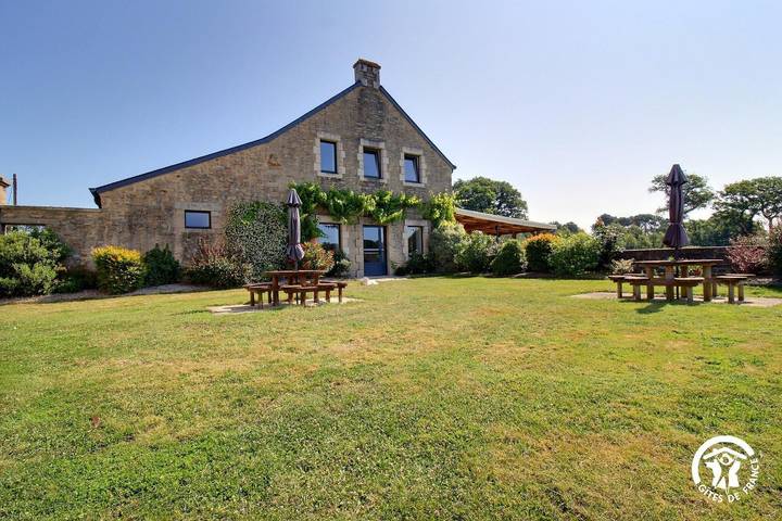 Maison de vacances pour 4 personnes, avec Jardin et Vue à Theix