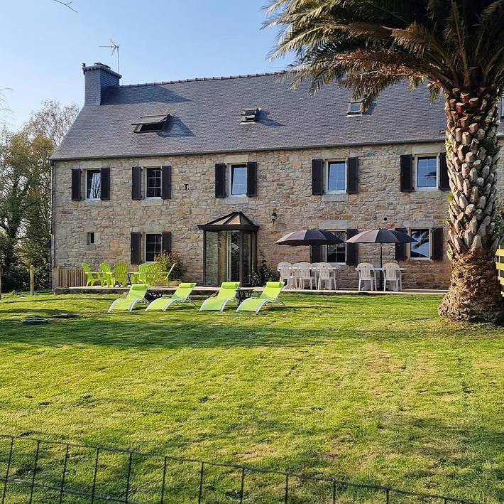 Gîte pour 10 personnes, avec terrasse et jardin