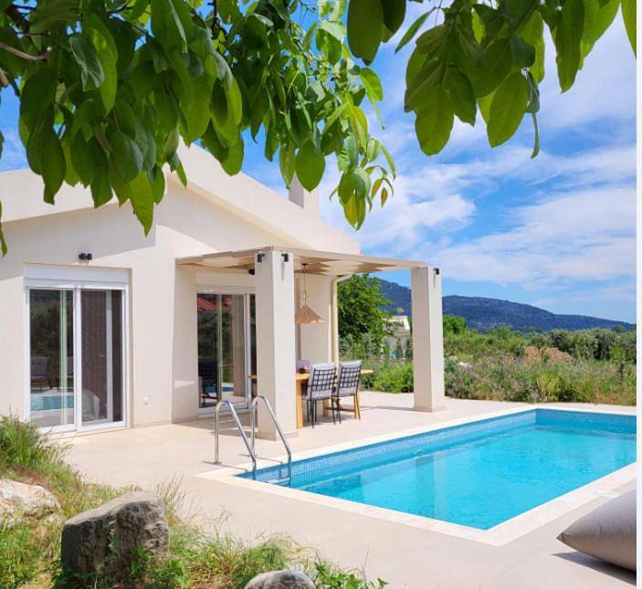 Villa for 4 people, with Balcony and Terrace as well as Garden and Pool in Thassos