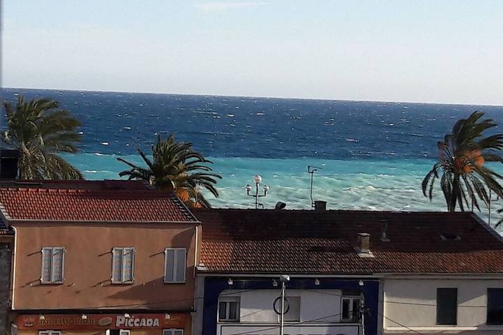 Gîte pour 3 personnes, avec Terrasse dans Plage Carras Nice