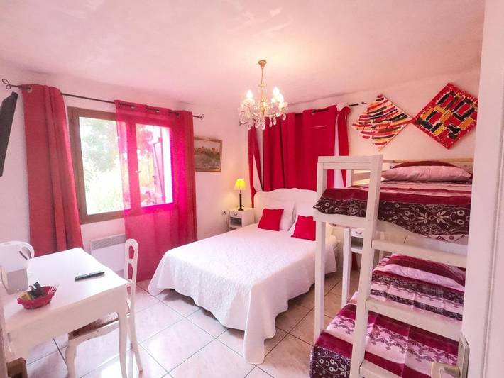 Location de vacances pour 3 personnes, avec piscine et jardin dans Montlegun - 3