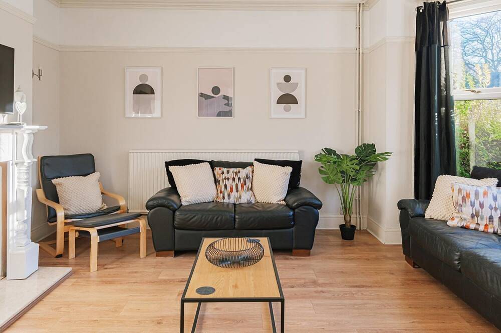 5 Bedroom House in Stafford in Stafford, Staffordshire