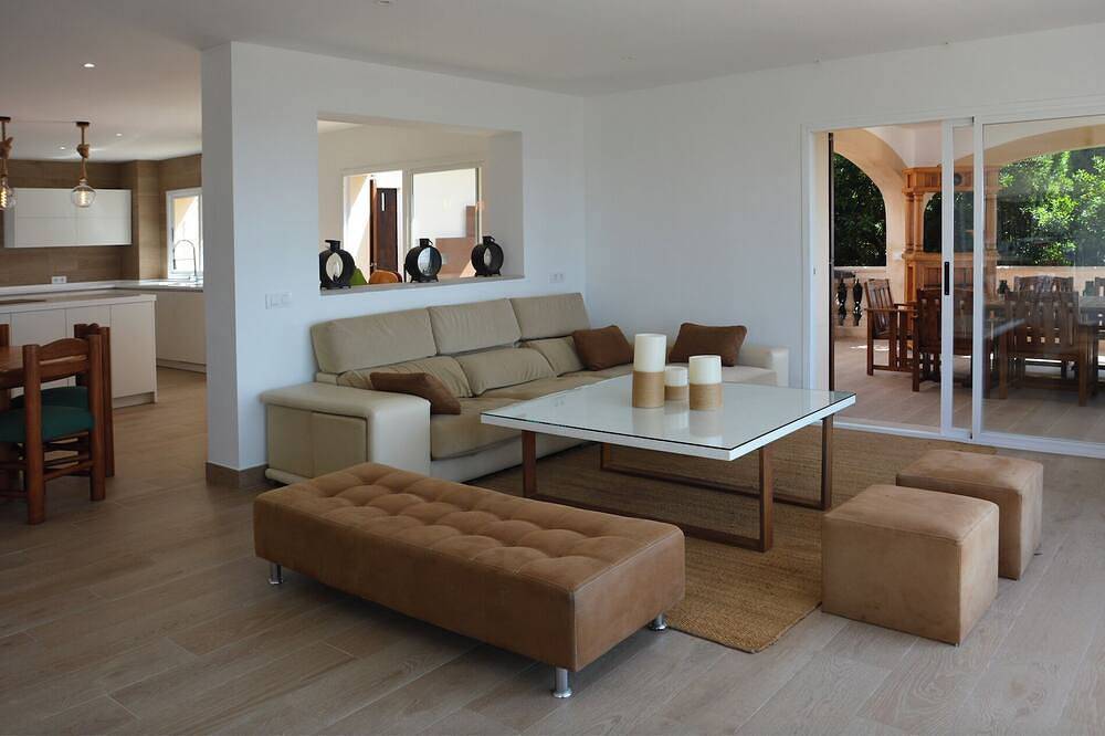 Exclusive house. Amazing views ,close to beach & golf,  Priv pool, Chillout, bbq in Cala Poncet, Alcúdia