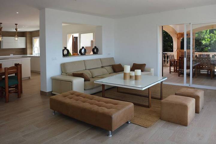 Exclusive house. Amazing sea views ,close to beach & golf,  Private pool, bbq in Cala Poncet, Alcúdia