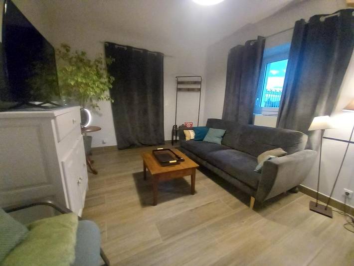 Location de vacances pour 5 personnes, avec jardin ainsi que vue et terrasse à La Chapelle-sur-Loire