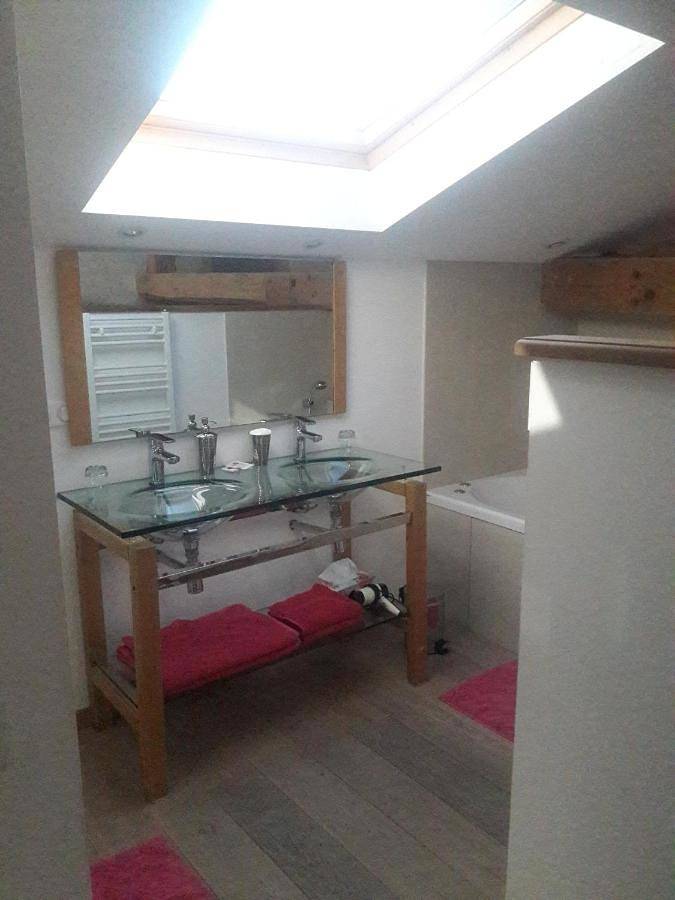 Chambre d’hôte pour 2 personnes, avec jardin ainsi que piscine et vue, animaux acceptés dans Rhône - 3