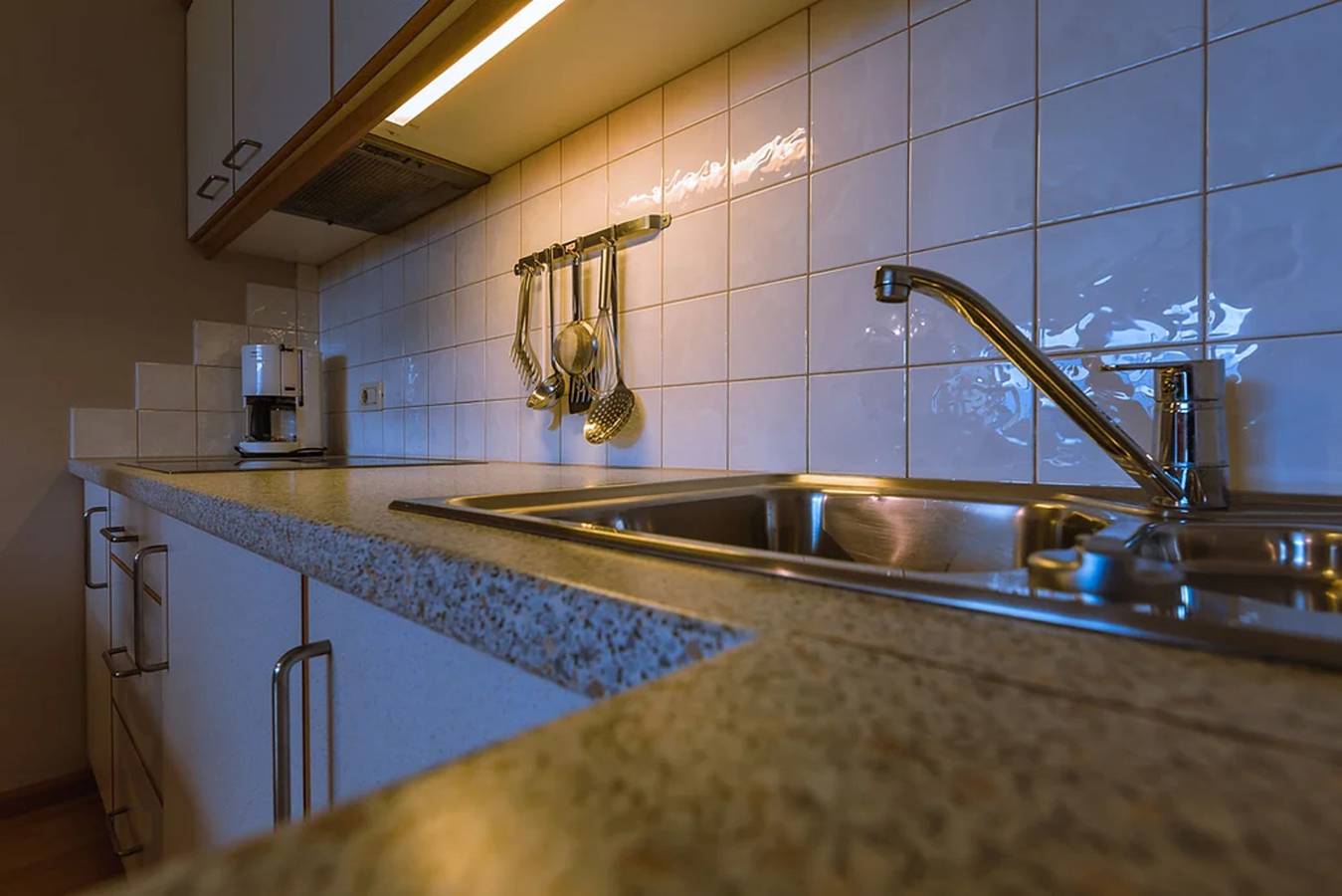 Geheel appartement, Appartement 'Wiese' met Uitzicht op de Bergen, Gedeeld Zwembad en Wifi in Tisens, Nonsberggruppe