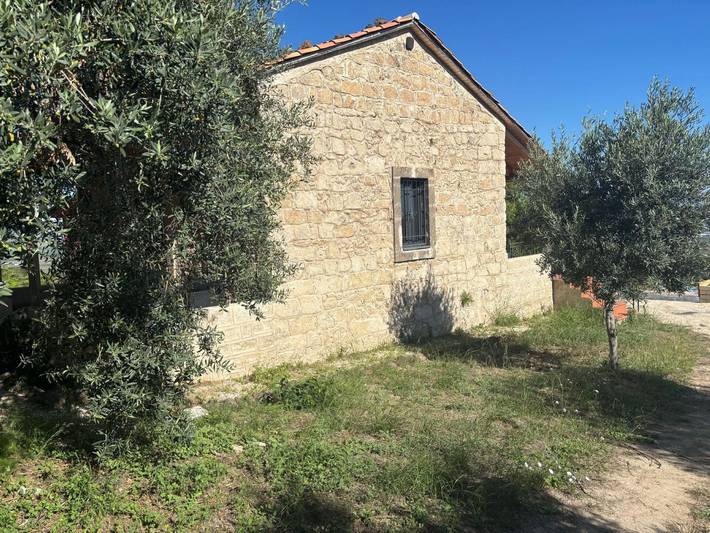 Casa vacanza per 4 persone, con piscina e terrazza in Carlentini