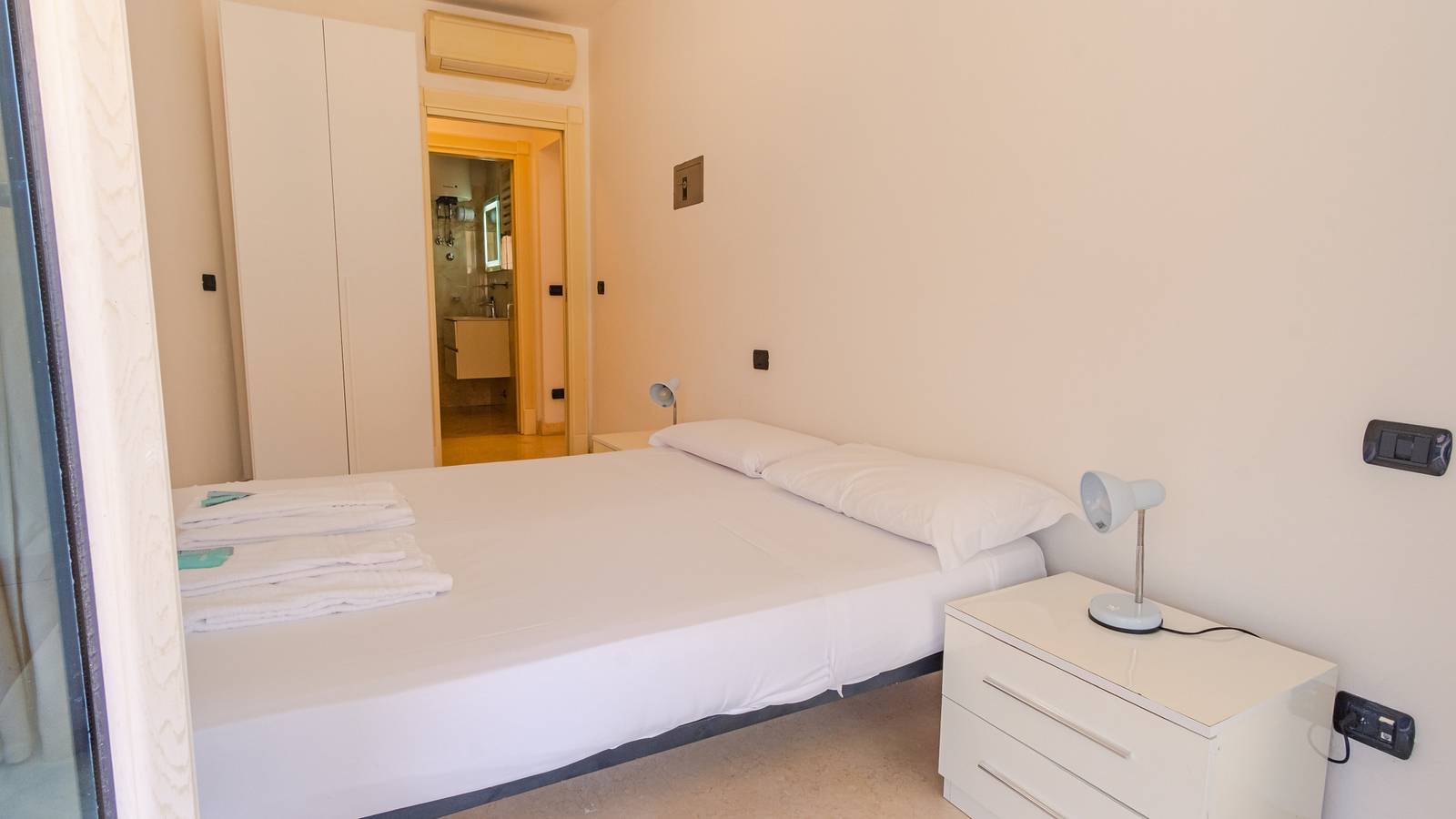 Appartement entier, Appartement de vacances pour 4 personnes avec piscine in Rivoltella del Garda, Desenzano del Garda