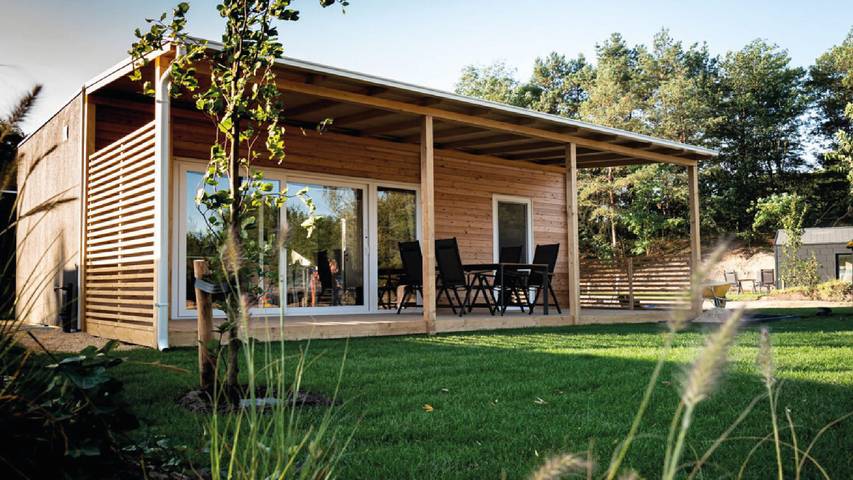 Vakantiehuis voor 6 personen, with Balkon/Terras and Terras as well as Tuin and Zwembad in Belfeld