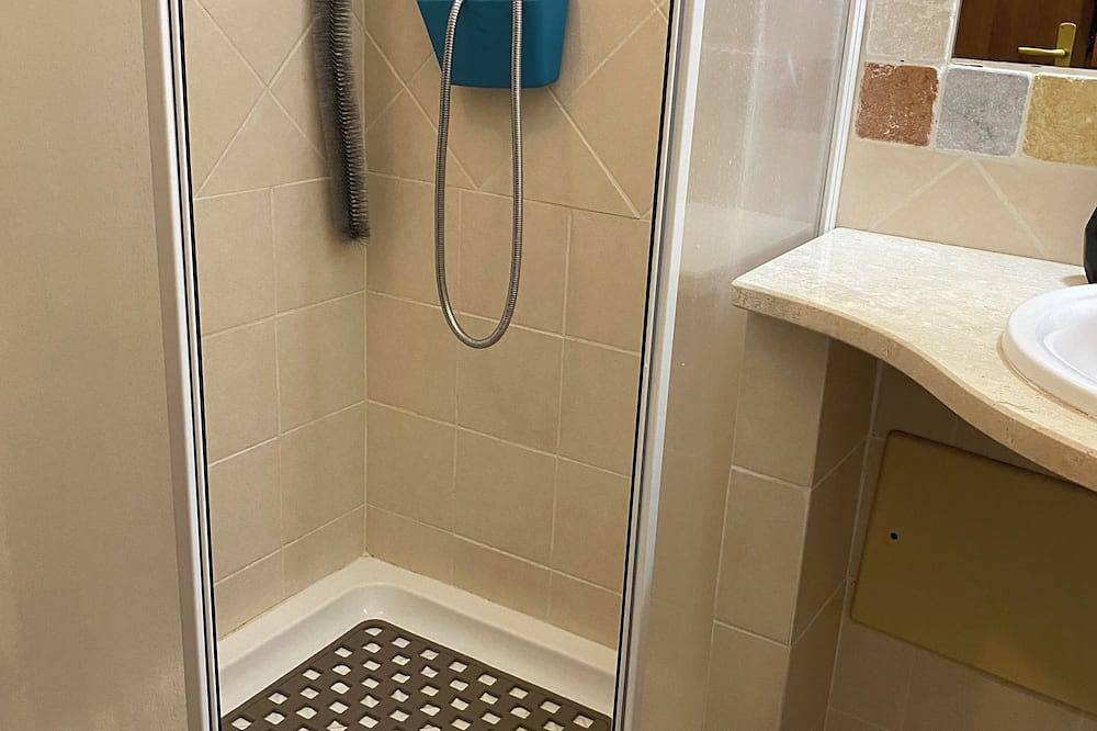 Casa Sardaigne à Bonne Distance des Grands Flux Touristiques de L'été in Sarroch, Cagliari Provinz