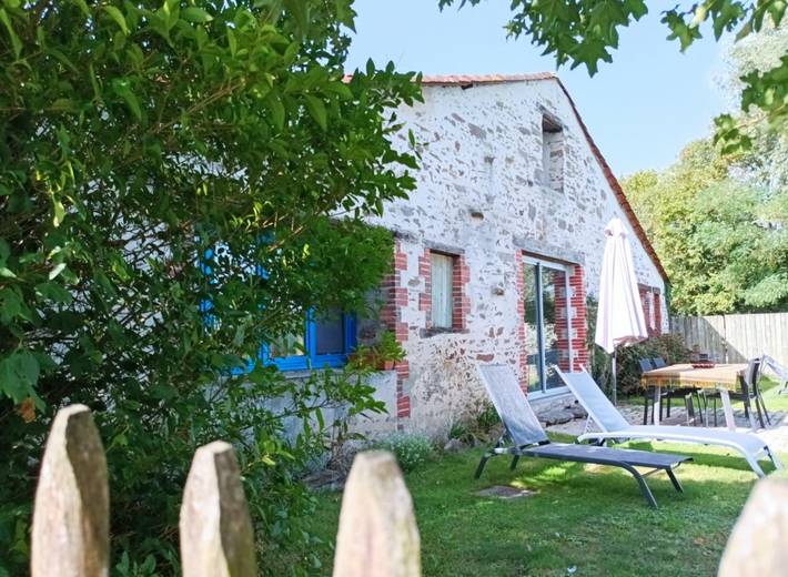 Gîte pour 6 personnes, avec terrasse et jardin à Saint-Florent-des-Bois