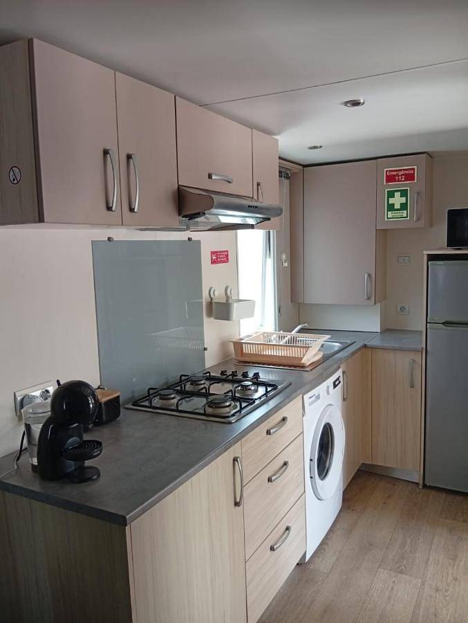 Location de vacances pour 4 personnes, avec terrasse et piscine dans Fernão Ferro - 2