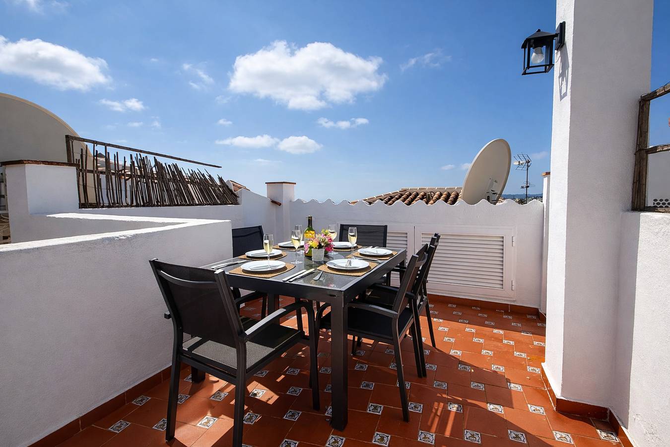 Apartamento entero, Encantador apartamento de 3 dormitorios en la pintoresca Frigiliana in Frigiliana Road, Frigiliana