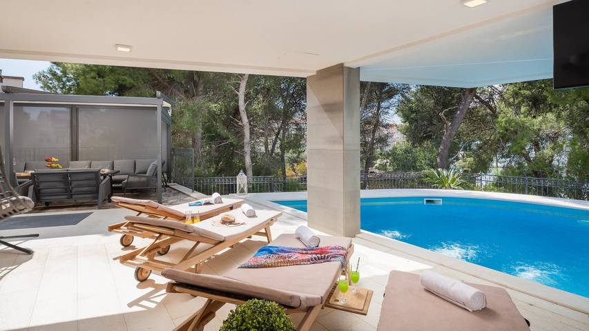 Gîte pour 6 personnes, avec piscine à Okrug Gornji - 4