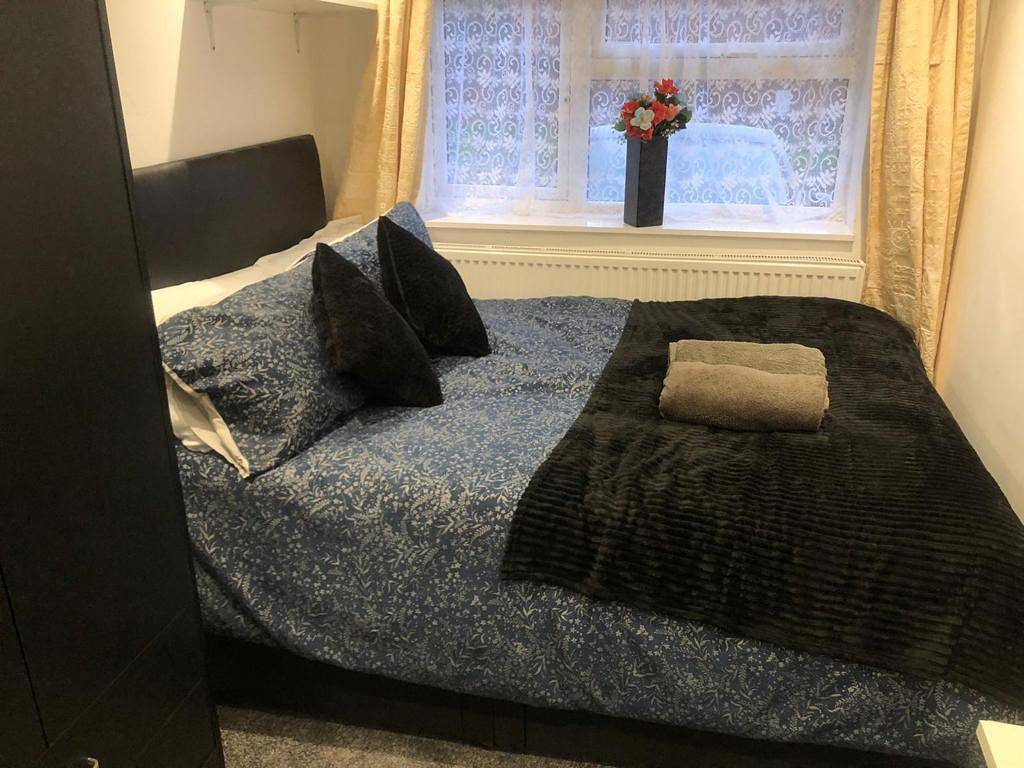 Estudio entero, 1 bed Studio - Sleeps 2 - Free Parking in Coventry, Birmingham y alrededores