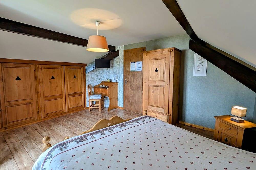 Spacious room with balcony and heated pool access in Anould, Saint-Dié-des-Vosges