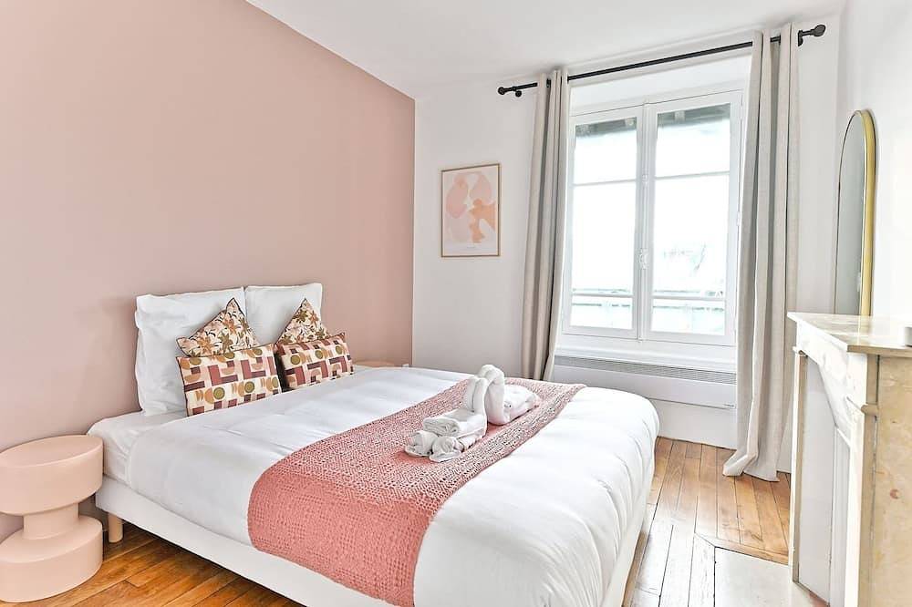 Entire apartment, Apartment View of Tour effeil Defense in Puteaux, Hauts-de-Seine