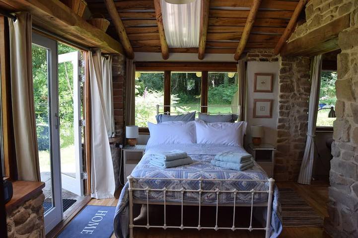 Cottage spacieux avec de belles vues et le jardin /bois, une société privée in Saint-Pardoux-la-Rivière, Parc naturel régional Périgord-Limousin