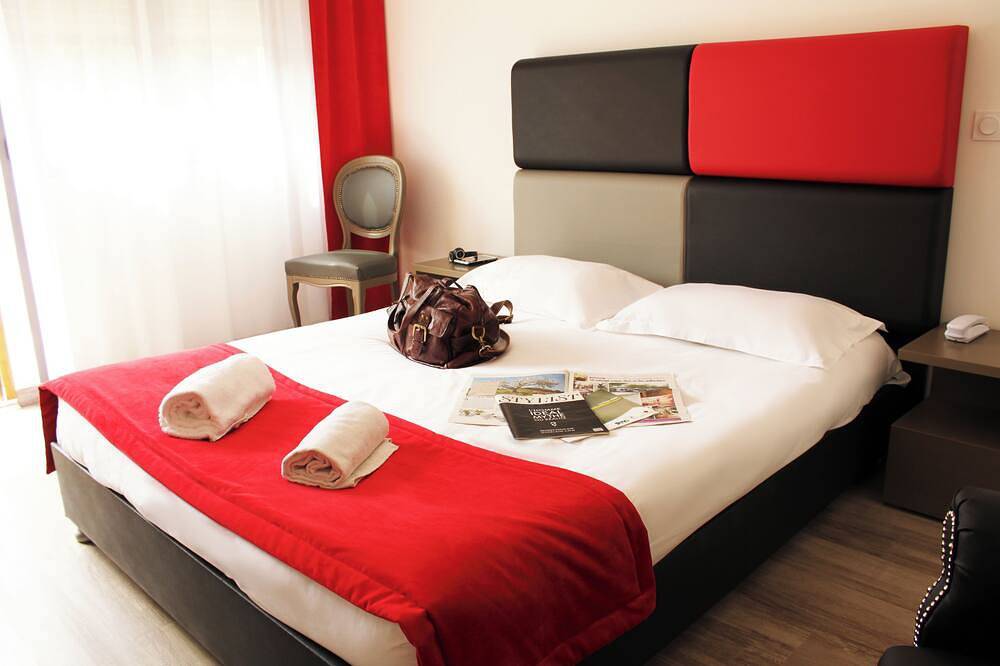 Studio Unit in Beautiful Aix-en-Provence! Free Parking, Pool & Pets Allowed! in Éguilles, Aix-en-Provence region